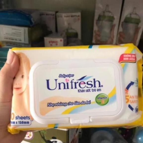 Khăn ướt Unifresh 80 tờ màu vàng vitamin E