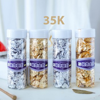 Lá vàng phủ bánh kem