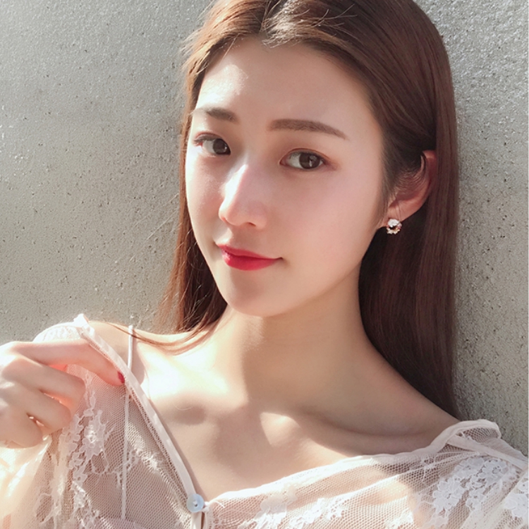 [Mã FAMAYFA giảm 10K đơn 50K] Bông tai tròn đính hoa đá zircon kiểu Hàn Quốc xinh xắn cho nữ