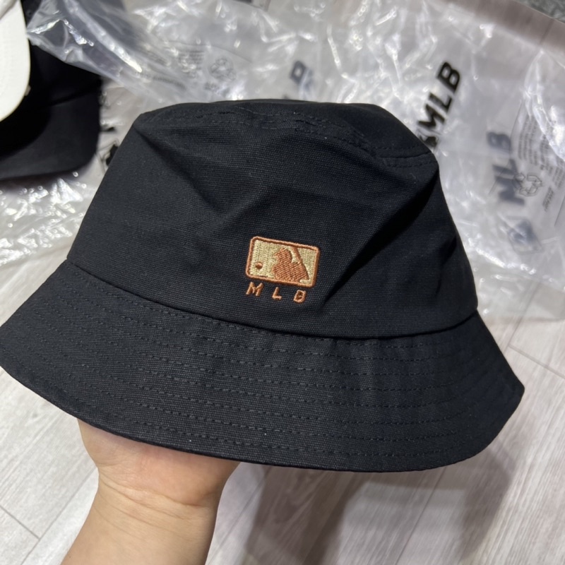 Nón tròn MLB logo thêu đen,trắng full tag