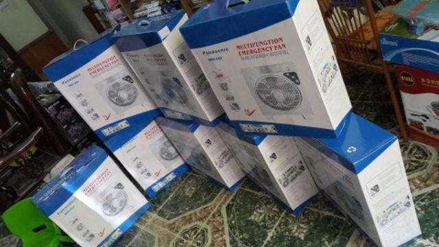 Quạt tích điên panasonic 2 bình bảo hàng 12 tháng