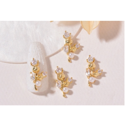 charm trang trí nail