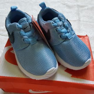 Giày Nike siêu nhẹ cho bé trai & gái