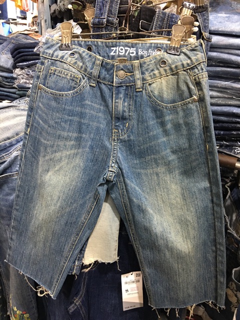 jeans lửng gối