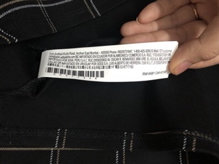 Váy kẻ đen F21