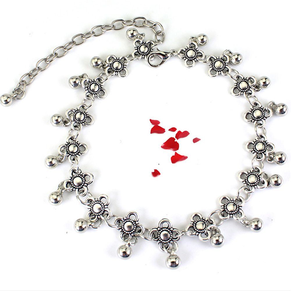 Lắc chân phong cách retro thời trang | BigBuy360 - bigbuy360.vn