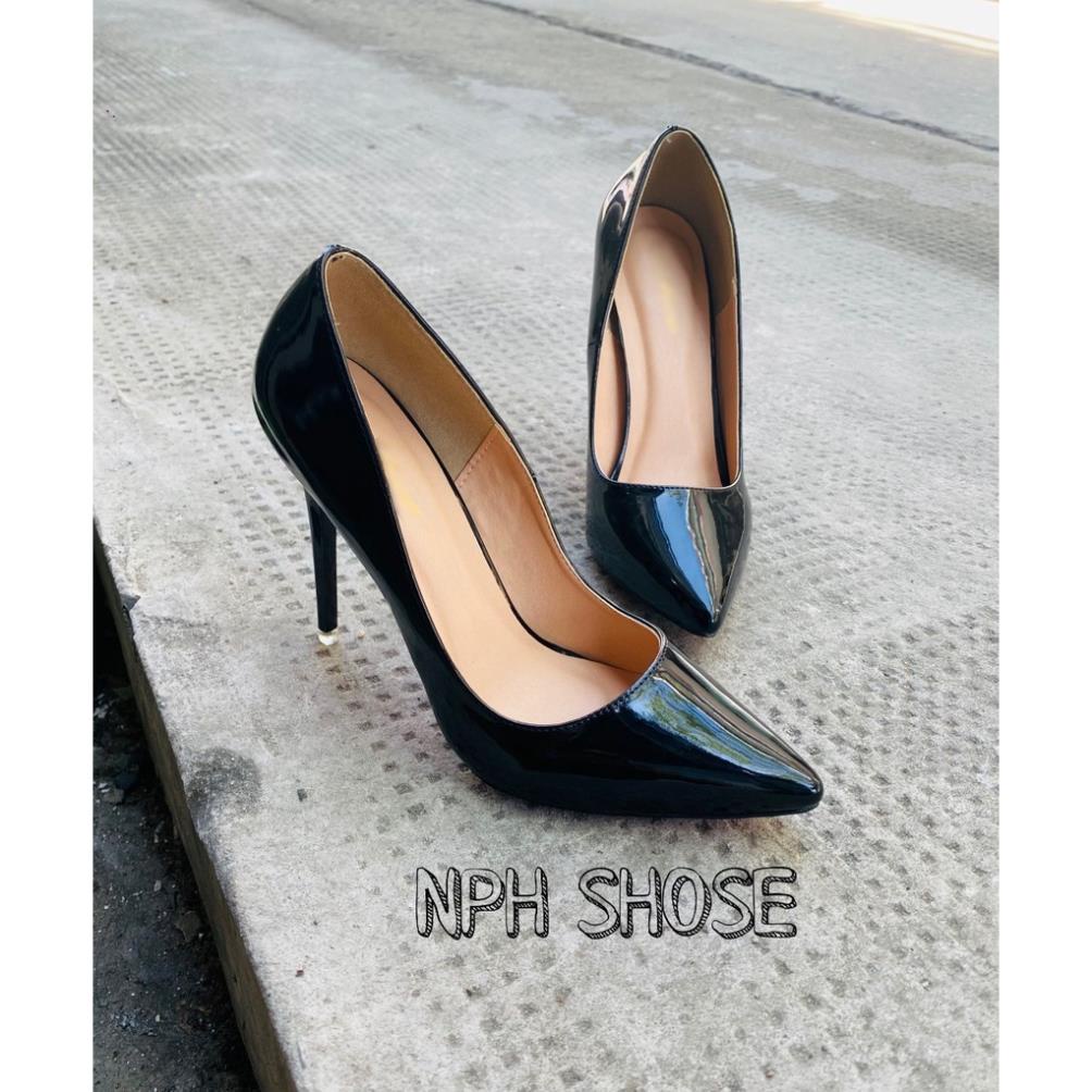 Giày Cao Gót Bít Mũi 11 Phân Si Bóng 2 Màu Đen Và Trắng Đế Đỏ (NPH SHOSE) Pr0
