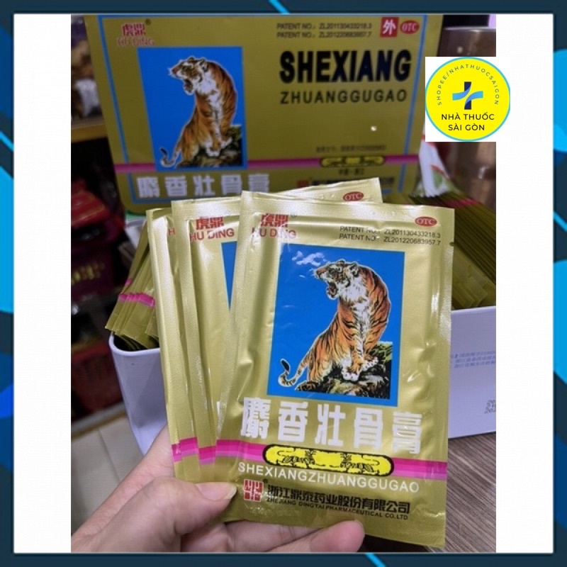 Cao con hổ 5 chữ tàu SHEXIANG ZHUANGGUGAO Túi 4 miếng dán có lỗ - Nóng mạnh, dính chặt, giảm đau xương khớp, căng cơ