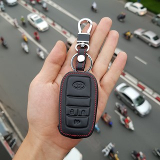 Bao da 3D bảo vệ chìa khóa xe Toyota Fortuner 2020 kèm móc đeo Inox