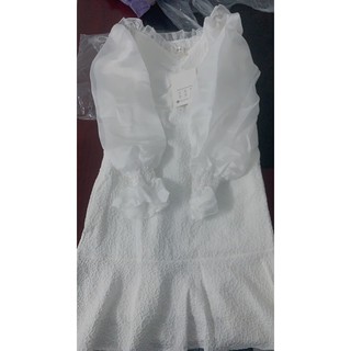 váy ăn cưới , váy hở vai
