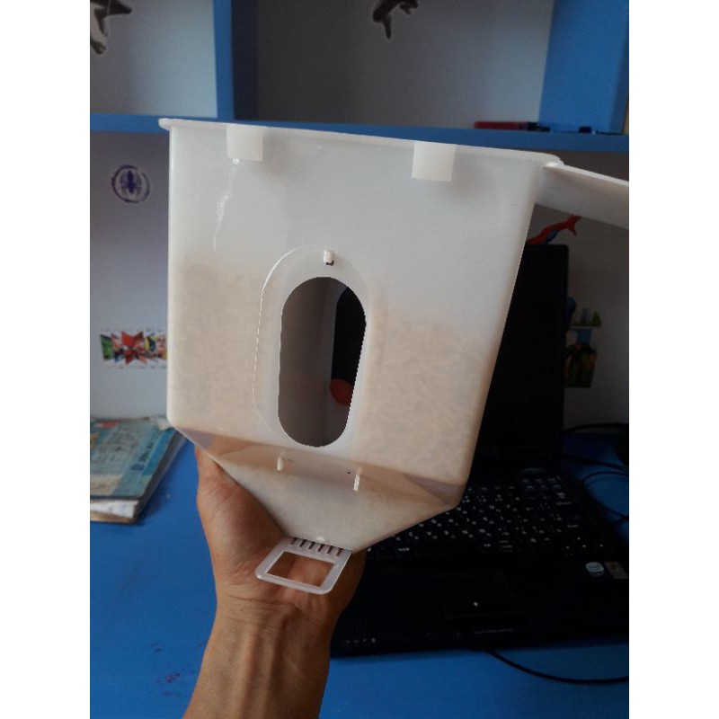 Hộp thức ăn cho chim bồ câu loại to chứa 1kg cám