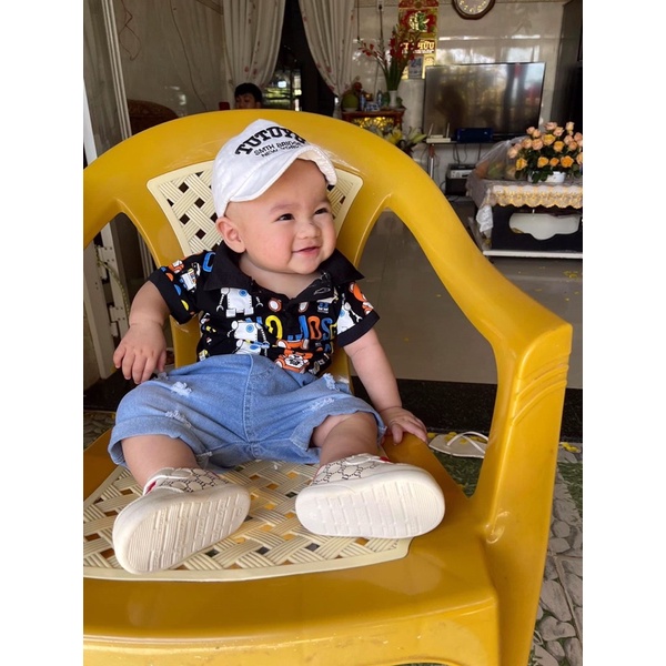 (Rẻ Nhất Tphcm) Set Áo Thun Cotton Tàu Cổ Bẻ + Quần Jean Dày Dặn Cho Bé Trai Đi Du Lịch