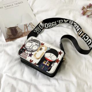 Túi đeo chéo nữ thời trang dạo phố