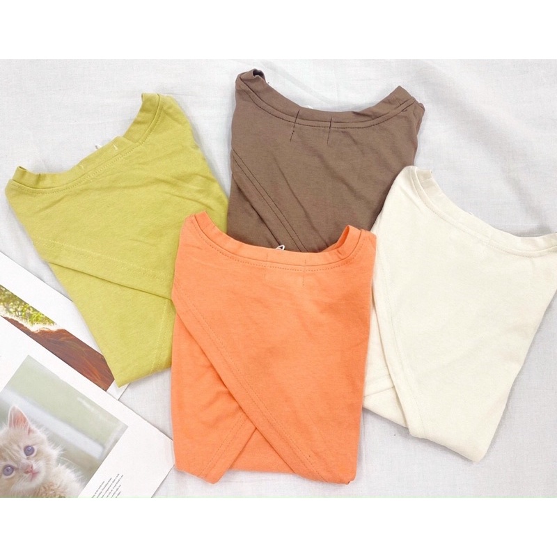 Áo thun crop top kiểu hở lưng