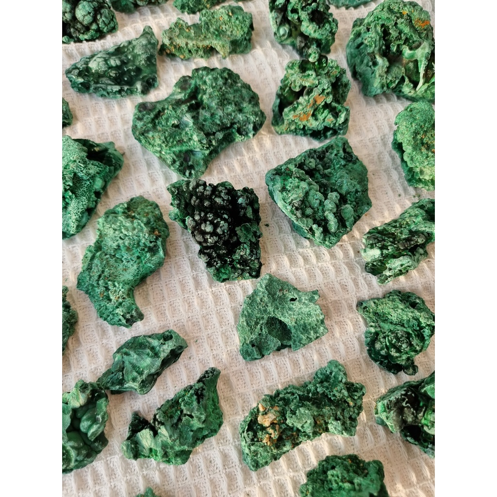 Đá thô thanh tẩy Malachite (Đá Khổng Tước) tự nhiên, đá thach anh dùng trong Tarot, Reiki, đá phong thủy
