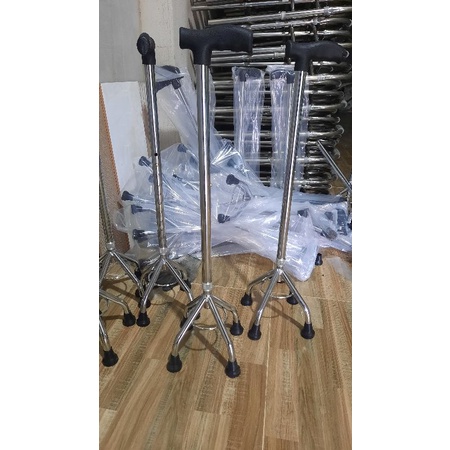 Gậy cao cấp 4 chân,chính hãng, không bị rỉ, dành cho người già, người tập đi