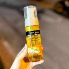 Sữa rửa mặt tạo bọt Neutrogena Nghệ Calme Curcuma 150ML
