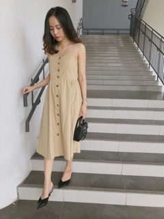 Váy hai dây khuy dọc