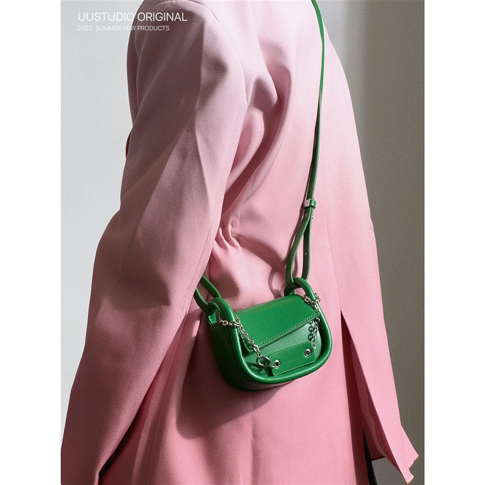 Túi Vuông Nhỏ Xinh Đựng Son Môi Tai Nghe Đeo Chéo Cho Nữ