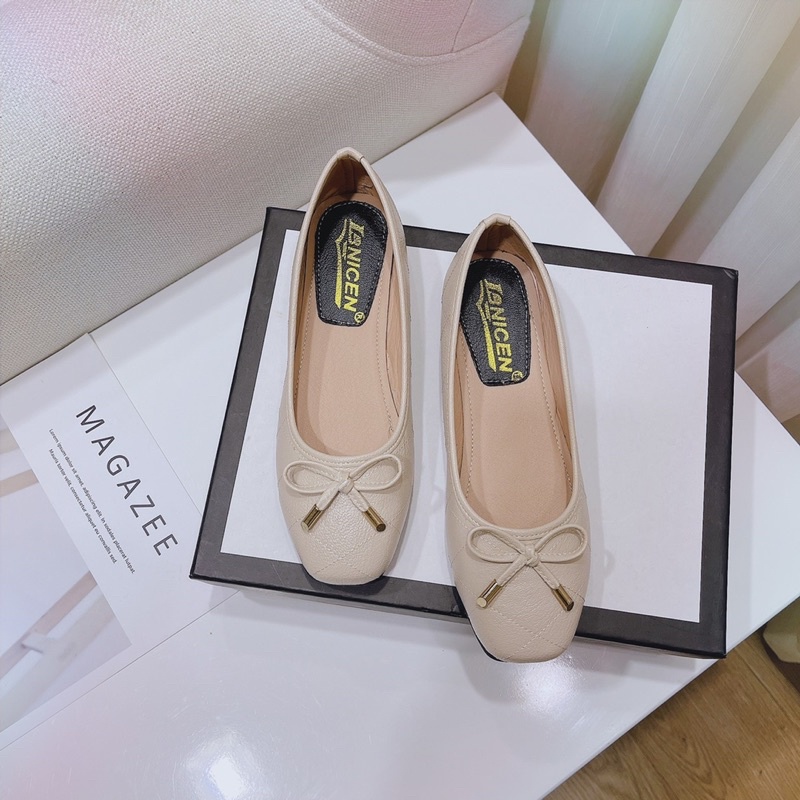 BEESHOES- GIÀY BÚP BÊ NỮ THỜI TRANG DA MỀM ÊM CHÂN DỄ ĐI- GIÀY BÚP BÊ ĐẾ BỆT SẴN MÀU ĐEN KEM 210905