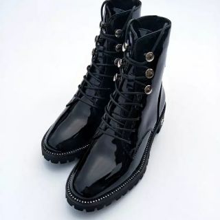 Boot da bóng nữ