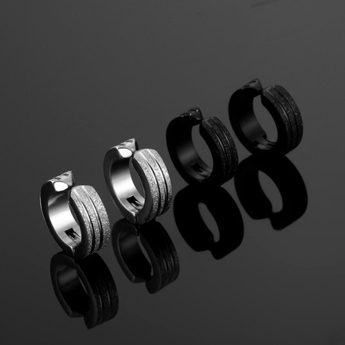 Bông Tai Nam Loại Kẹp Ko Cần Bấm Lỗ Tai Titan Ko Đen TT 2595