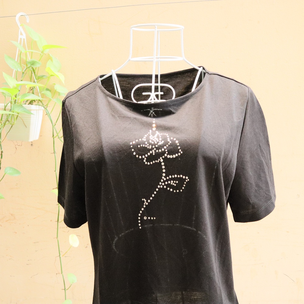 Áo thun đen đẹp