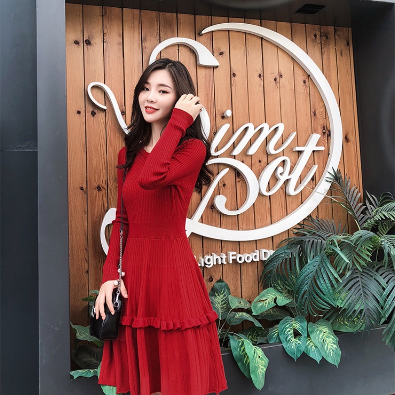 Váy len xòe phối bèo