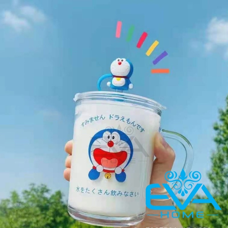 Ly Quai Thuỷ Tinh Có Vạch Chia 350 Ml Pha Sữa Hình Mèo Máy Doremon Kèm Nắp Đậy Ống Hút Silicone Cute Cao Cấp SP585