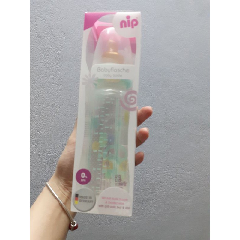 (Made in Germany) Bình sữa PP cổ hẹp 250ML có núm ty bằng cao su chỉnh nha, chống sặc NIP Family NIP35006 ( màu xanh)