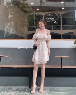 Váy voan trễ vai hoa