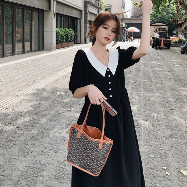 Váy đen cổ bẻ