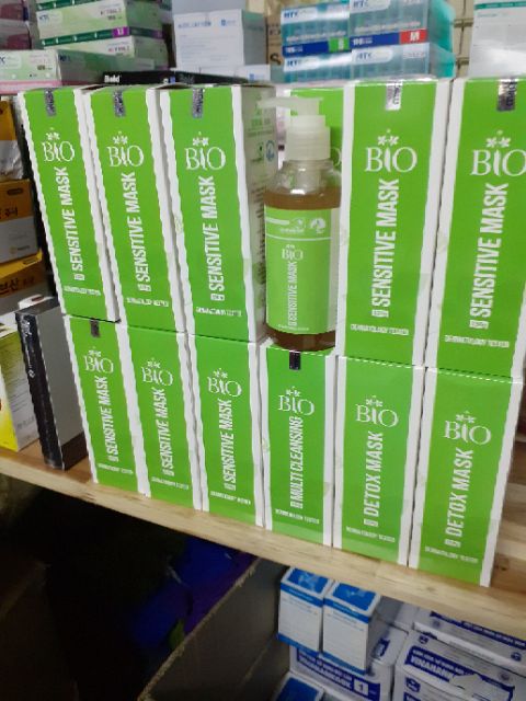 1 chai mặt nạ thải độc tố da Bio Detox Mask 250gram, công ty TNHH Mediworld, sản phẩm không thể thiếu trong spa.