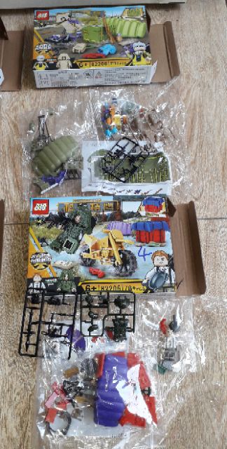 Lắp ráp 1 hộp LegoPubg 82206 có nhiều chi tiết bằng nhựa ABS
