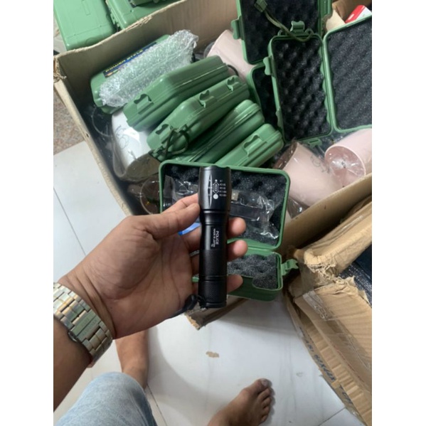 ĐÈN PIN SIÊU SÁNG XML T6,