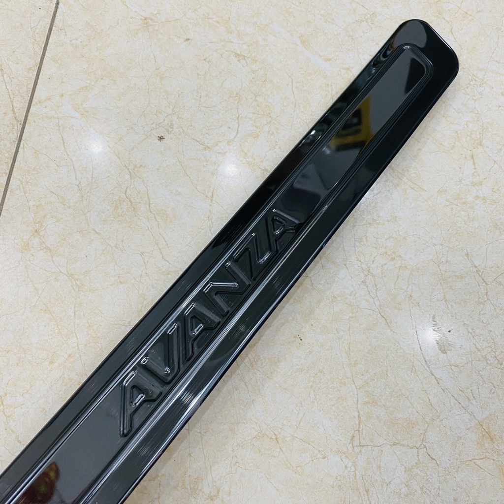Ốp Bậc Cửa, Nẹp Bước Chân Toyota Avanza 2021 2022 2023 Mẫu Titan Cao Cấp + tặng keo trợ dính