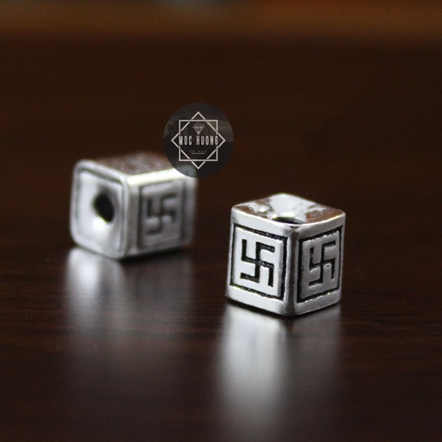 Charm bạc vuông chữ vạn - MH220