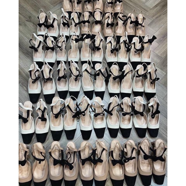 Sadal hot em về hàng ạ . #490k full box full size : 35-38
