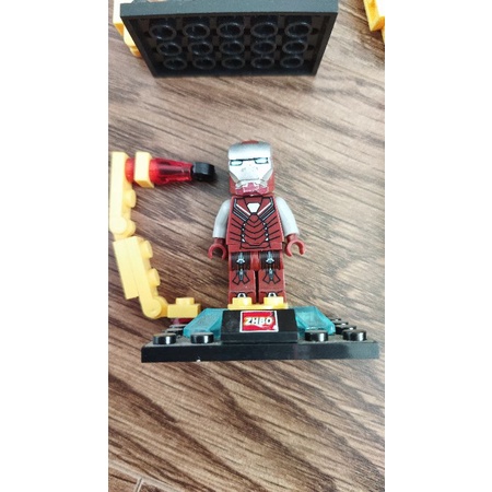 Mô hình 2hand lego người sắt