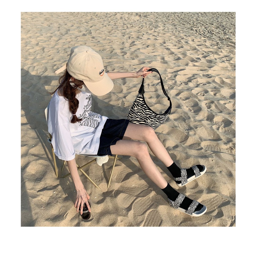 Giày sandals nữ quai ngang - US352