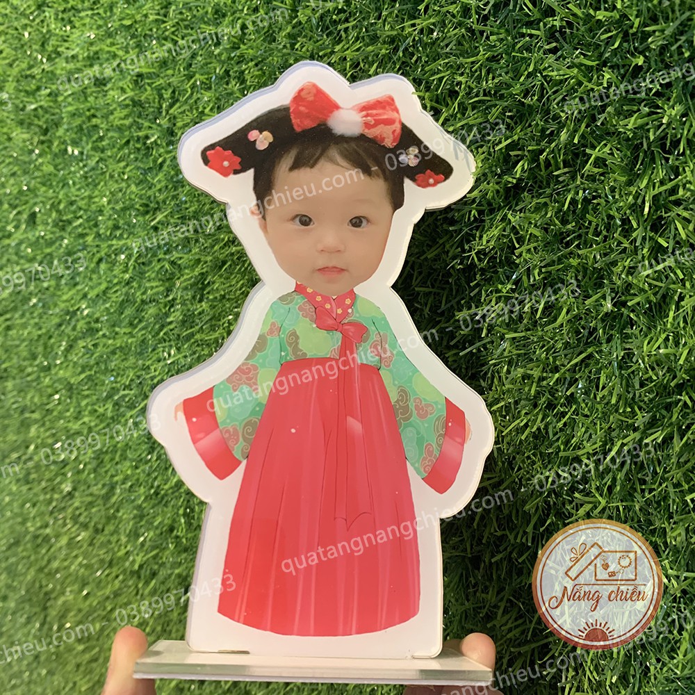 Khung ảnh để bàn ghép mặt bé với chibi _ Tượng để bàn in ảnh theo yêu cầu