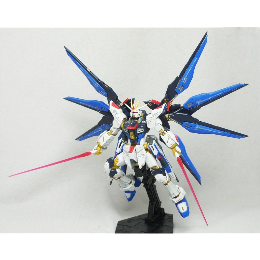 Mô Hình Gundam Bandai RG 14 Strike Freedom Gundam 1/144 SEED Destiny [GDB] [BRG]