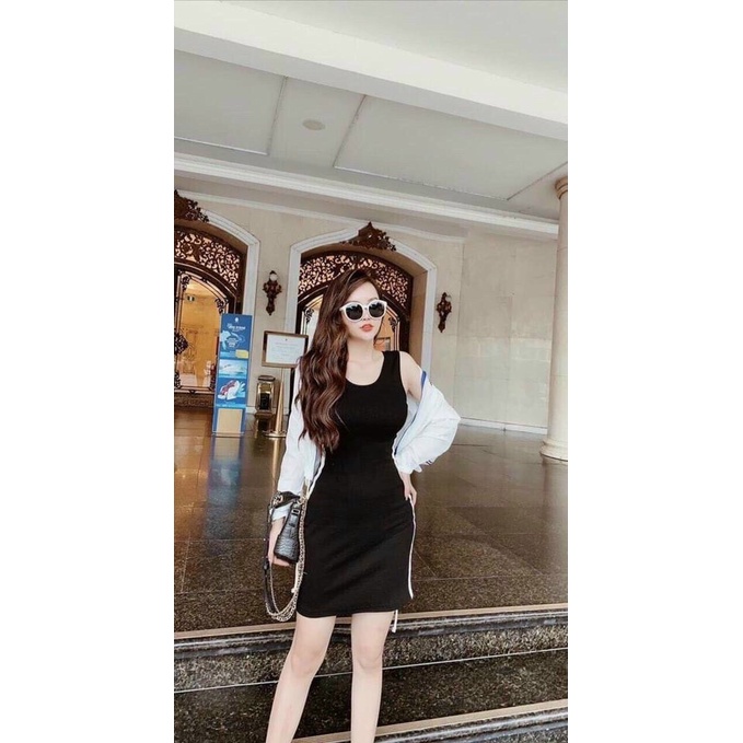 Body viền sọc x Khoác dù thể thao Gout ai đây ạ, mặc rời hoặc mix chung đều đẹp đều chất !!! Style khoẻ khoắn luôn đc lò