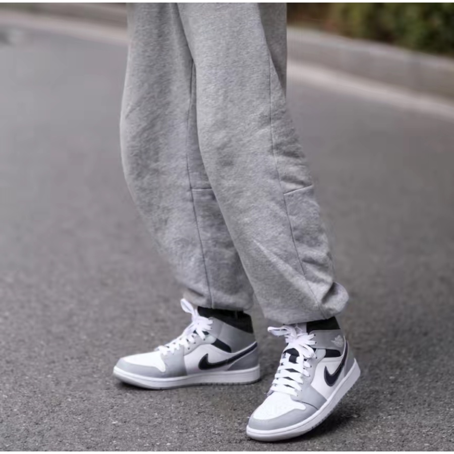 Giày Nike Jordan 1 Mid Light Smoke Grey Chính Hãng💙SIMPLE SNEAKER💙Jordan 1 Smoke Grey Giày Thể Thao Unisex