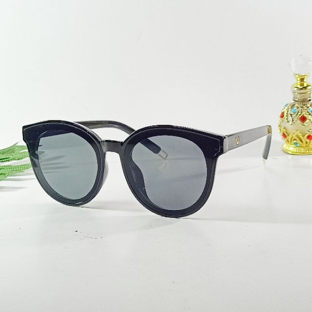 Mắt kính thời trang nam nữ đều đeo được_ chống UV 400 đây đủ | BigBuy360 - bigbuy360.vn