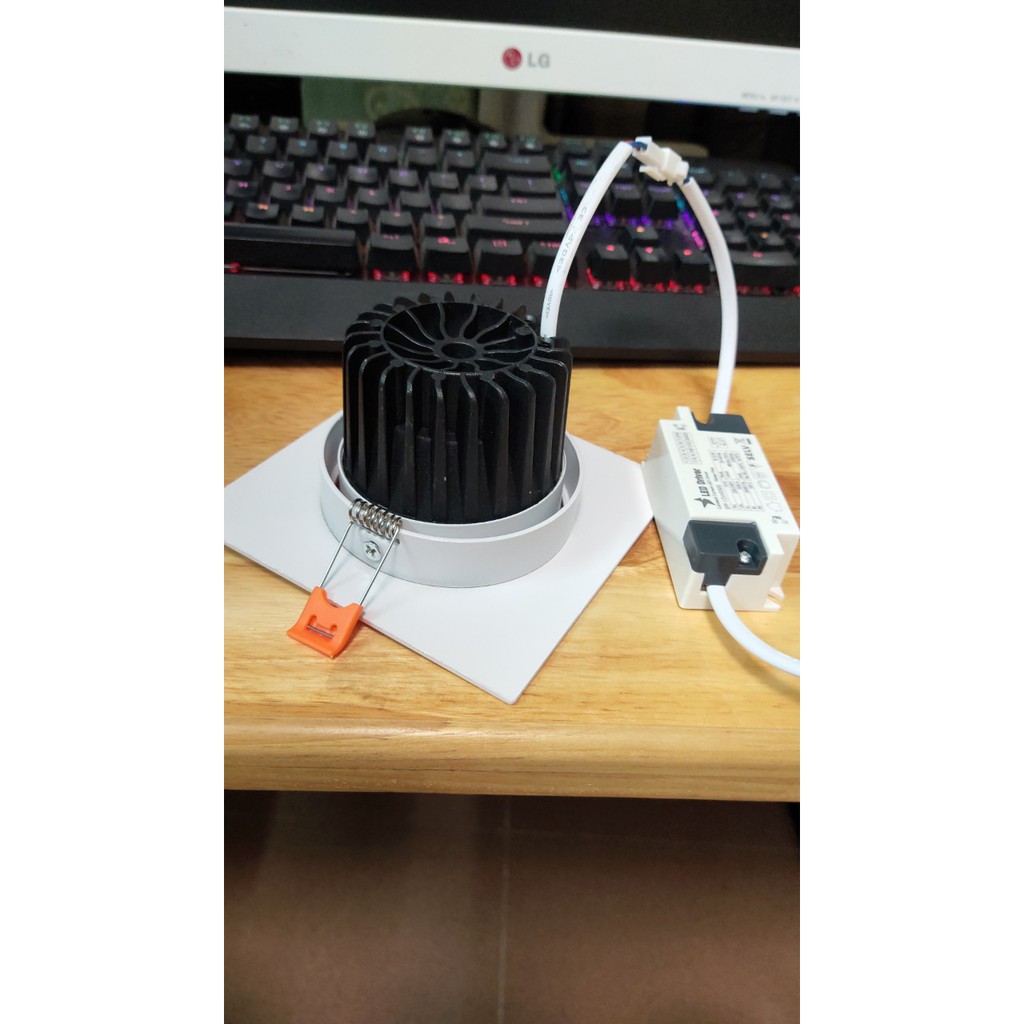 Đèn âm trần mặt vuông. hình chữ nhật, âm trần đôi ( Bảo hành 2 năm. Cho phép trả hàng hoàn tiền nếu không ưng sản phẩm)