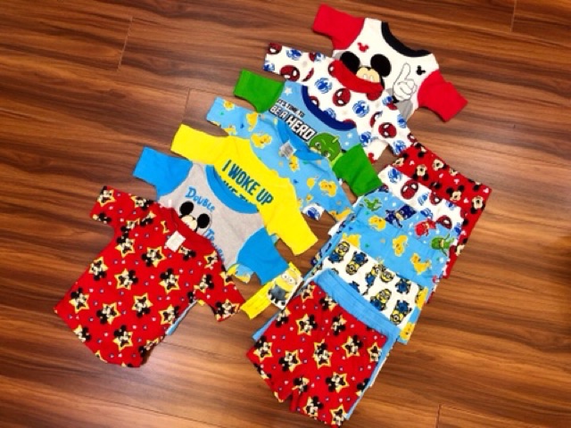 Bộ quần áo Disney cộc tay hoạ tiết đáng yêu cho bé , chất thun co giãn tốt thấm hút mồ hôi