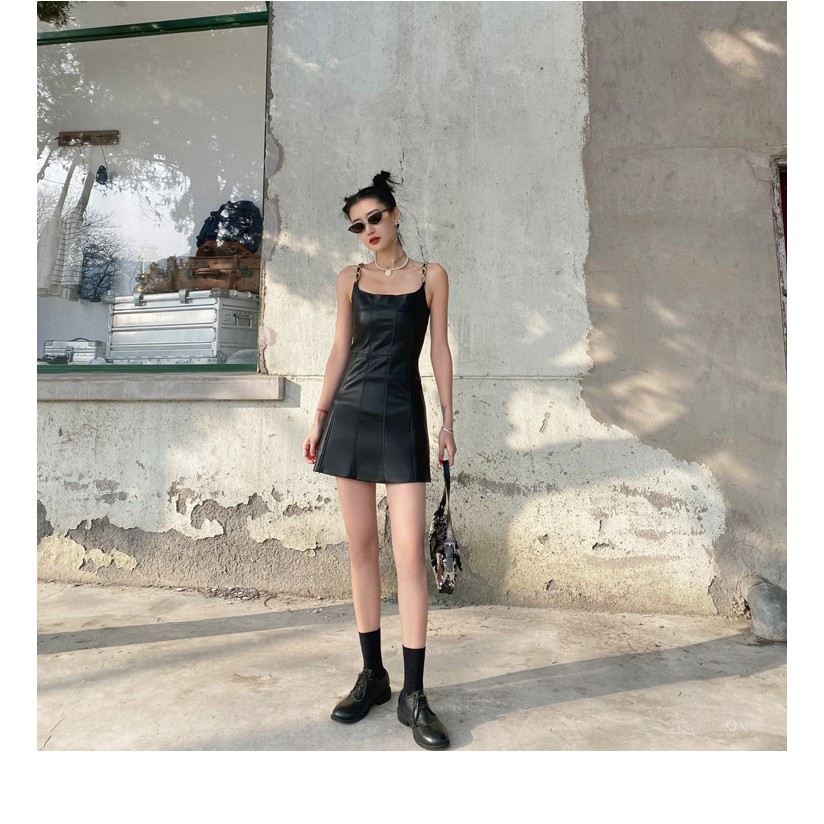 Đầm da ngắn dây xích cá tính trẻ trung