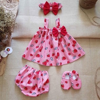 Váy hello kitty 4 chi tiết