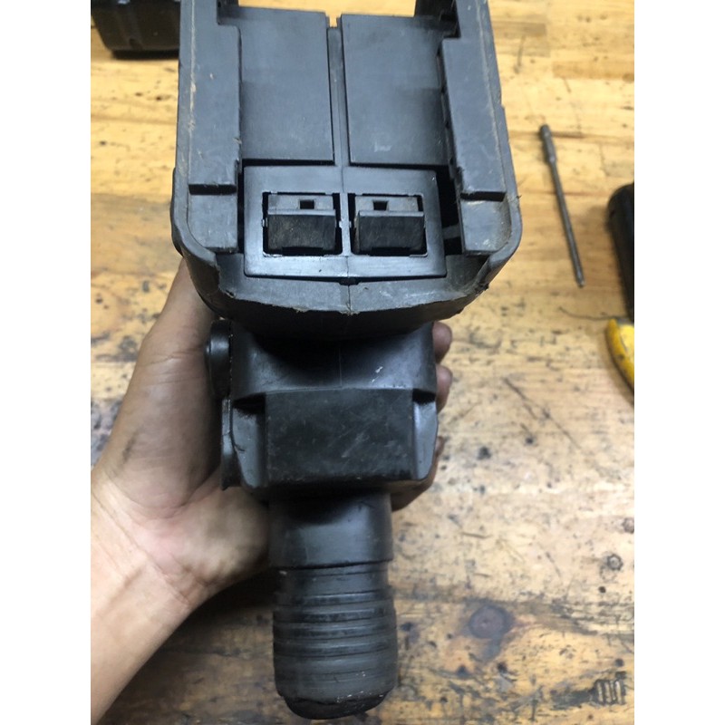 Cụm búa khoan bê tông Dewalt 24V .